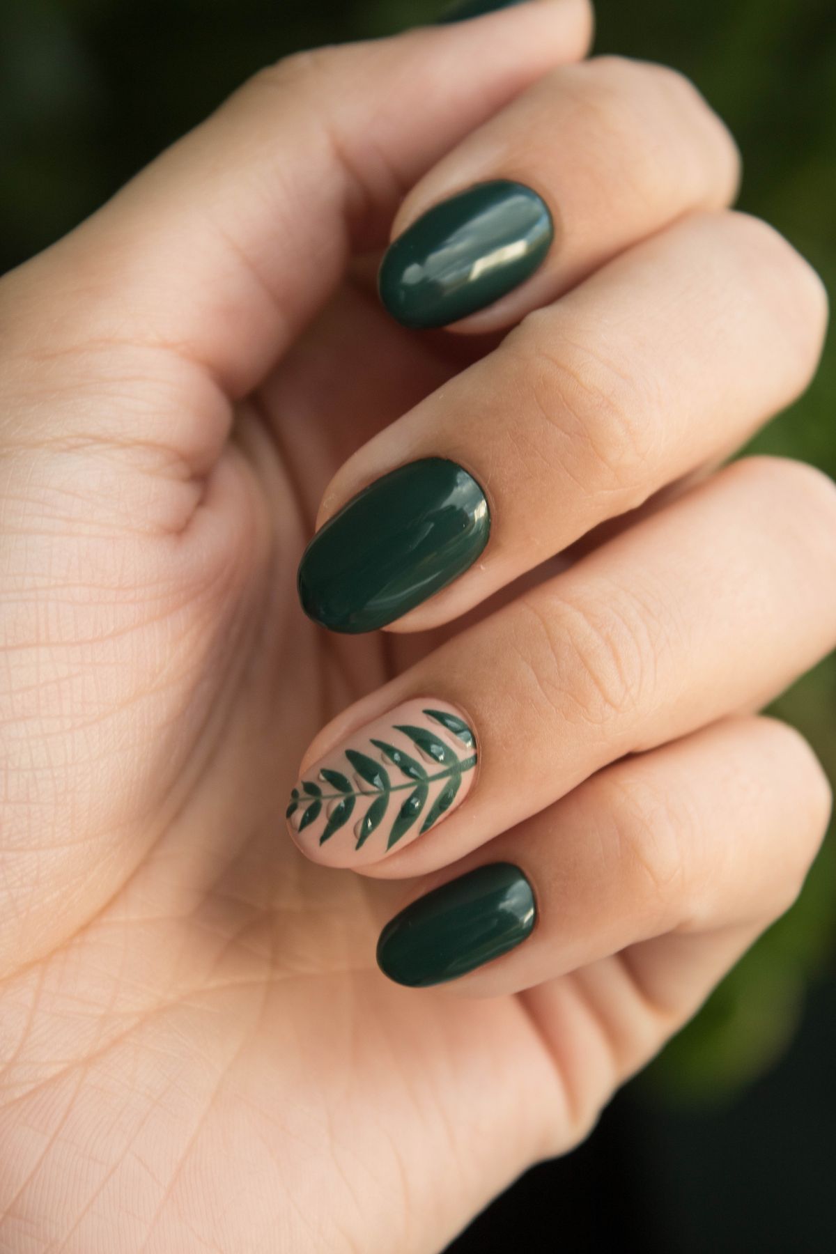 Detailed hand-painted nail art by Cherrynail